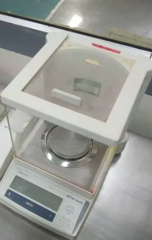 Analytical Balance (Electronic)