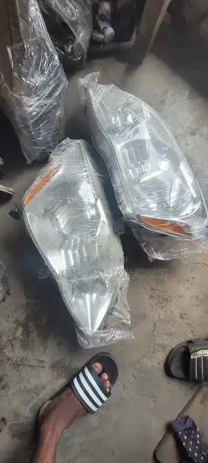 Headlight Toyota Avalon 2008