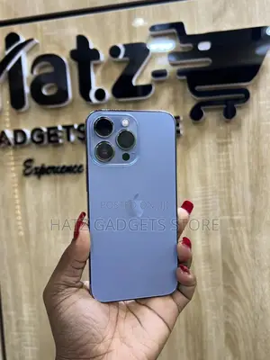 Photo - Apple iPhone 13 Pro 128 GB Blue