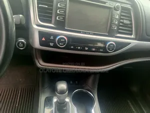 Toyota Highlander Limited 4x2 V6 (3.5L 6cyl 8A) 2017 Burgundy