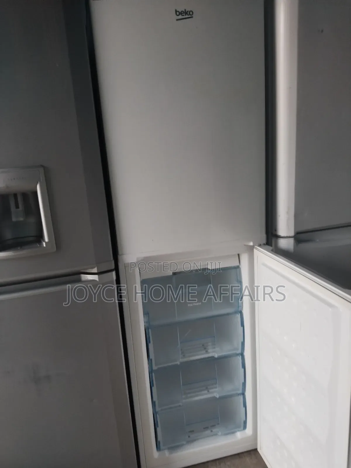 Standing Refrigerator Bosch , Fridge and Freezer Bottom