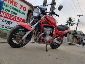 Photo - Suzuki Bandit 1999 Red