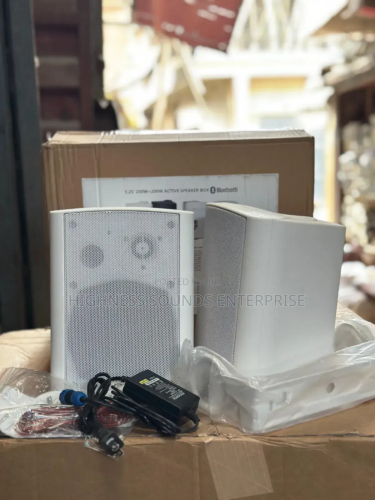 Wall Mount Bluetooth Speaker With Auxiliary Port