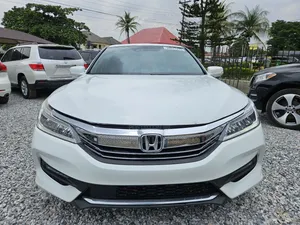 Photo - Honda Accord Touring V6 4dr Sedan FWD (3.5L 6cyl 6A) 2017 White