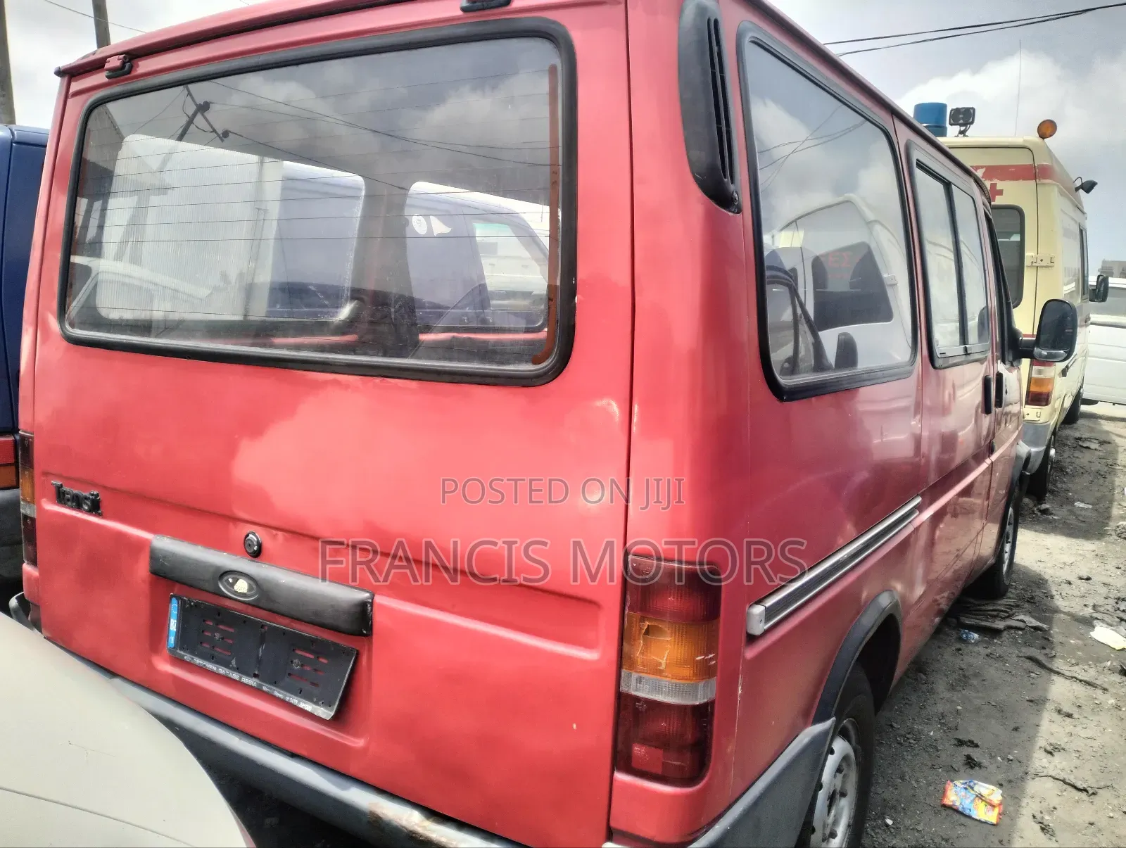 Ford Transit 2000 Red