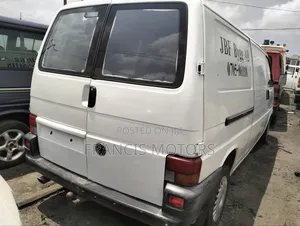 Volkswagen Transporter 2000 White