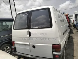Volkswagen Transporter 2000 White