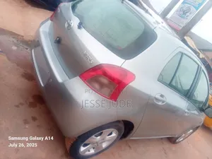 Toyota Yaris 1.0 VVT-i 2007 Green