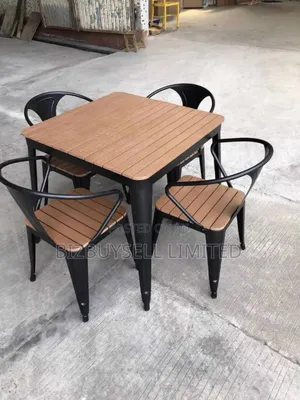 4 Seaters Antique Garden Table And Chair Indoor And Outdoor.