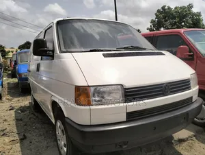Volkswagen Transporter 2000 White