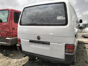 Volkswagen Transporter 2000 White