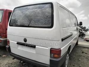 Volkswagen Transporter 2000 White