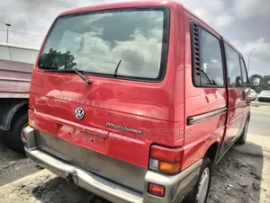 Volkswagen Transporter 2004 Red