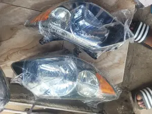 Headlight Pontiac Vibe 2003_2005