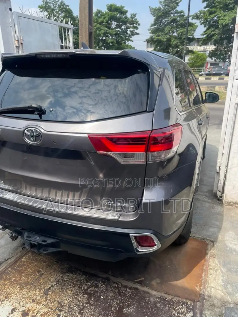 Toyota Highlander 2018 Gray