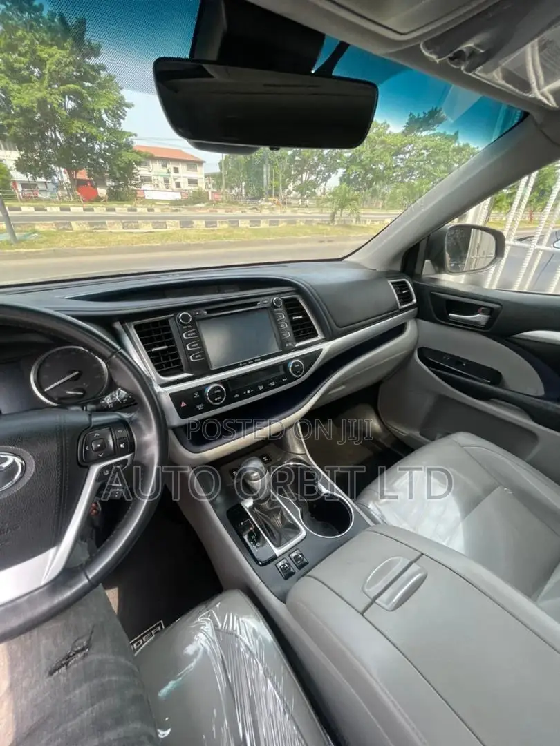 Toyota Highlander 2018 Gray