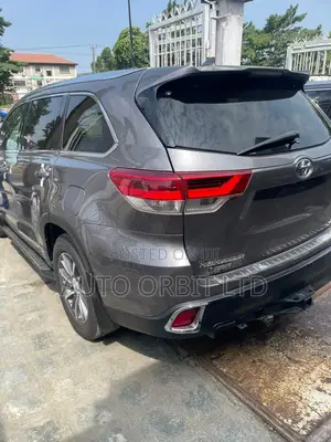 Toyota Highlander 2018 Gray