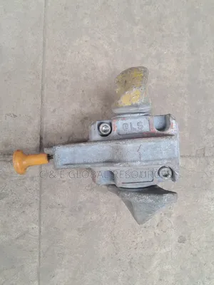 Semi-Automatic Container Lashing Twist Lock