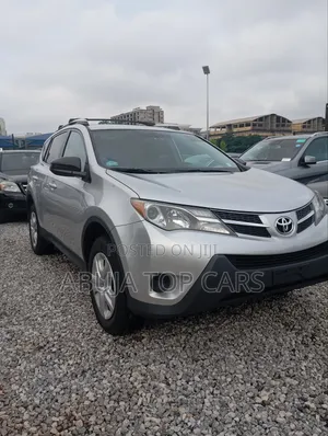 Toyota RAV4 LE 4dr SUV AWD (2.5L 4cyl 6A) 2015 Silver