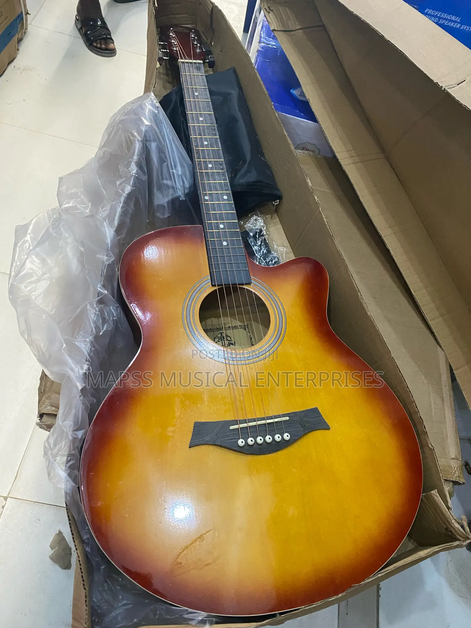 39” Cutaway Acoustic Box Guitar