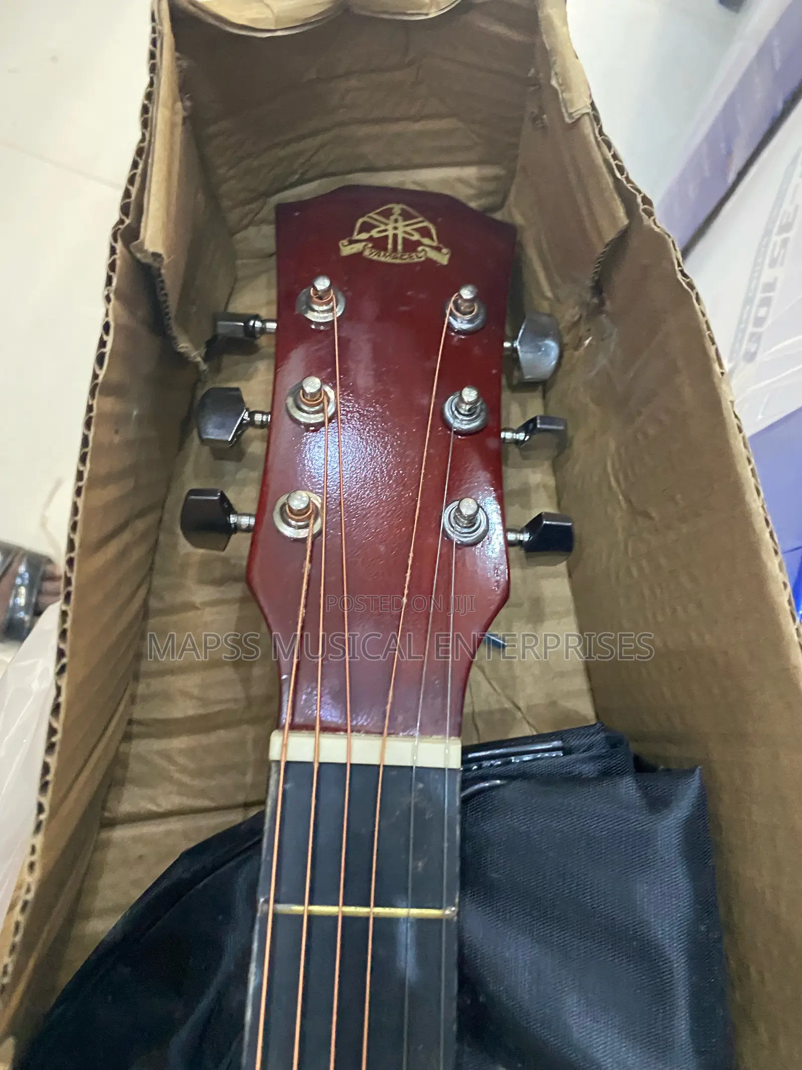 39” Cutaway Acoustic Box Guitar