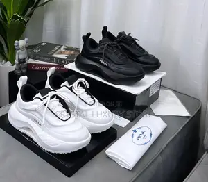 Photo - Prada Classic Quality Luxury Men Sneakers