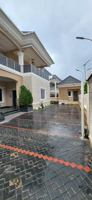 Furnished 6bdrm House in Kaura for sale