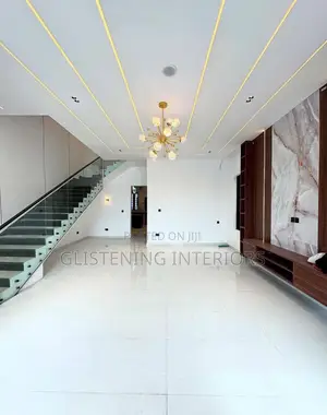Staircase Design With A 10mm Plain Tempering Glass Frame