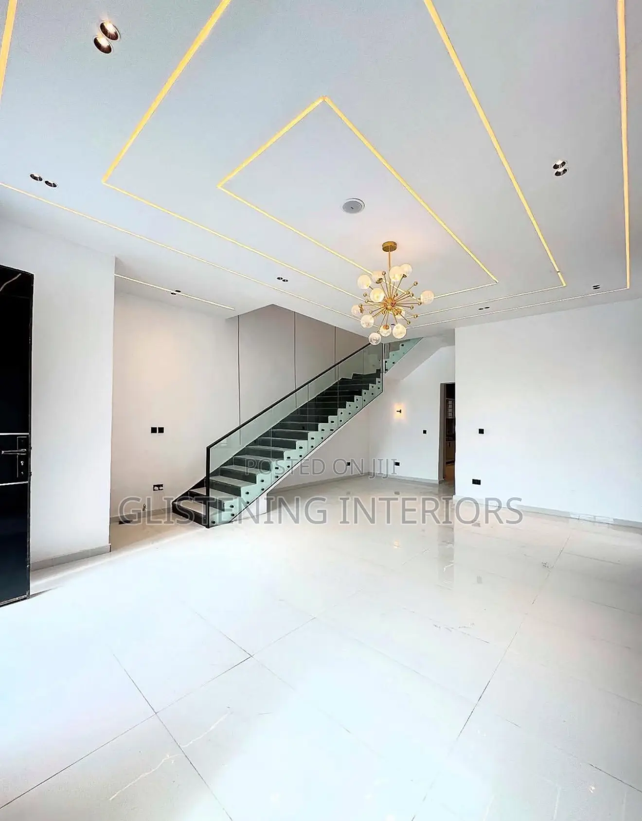 Staircase Design With A 10mm Plain Tempering Glass Frame