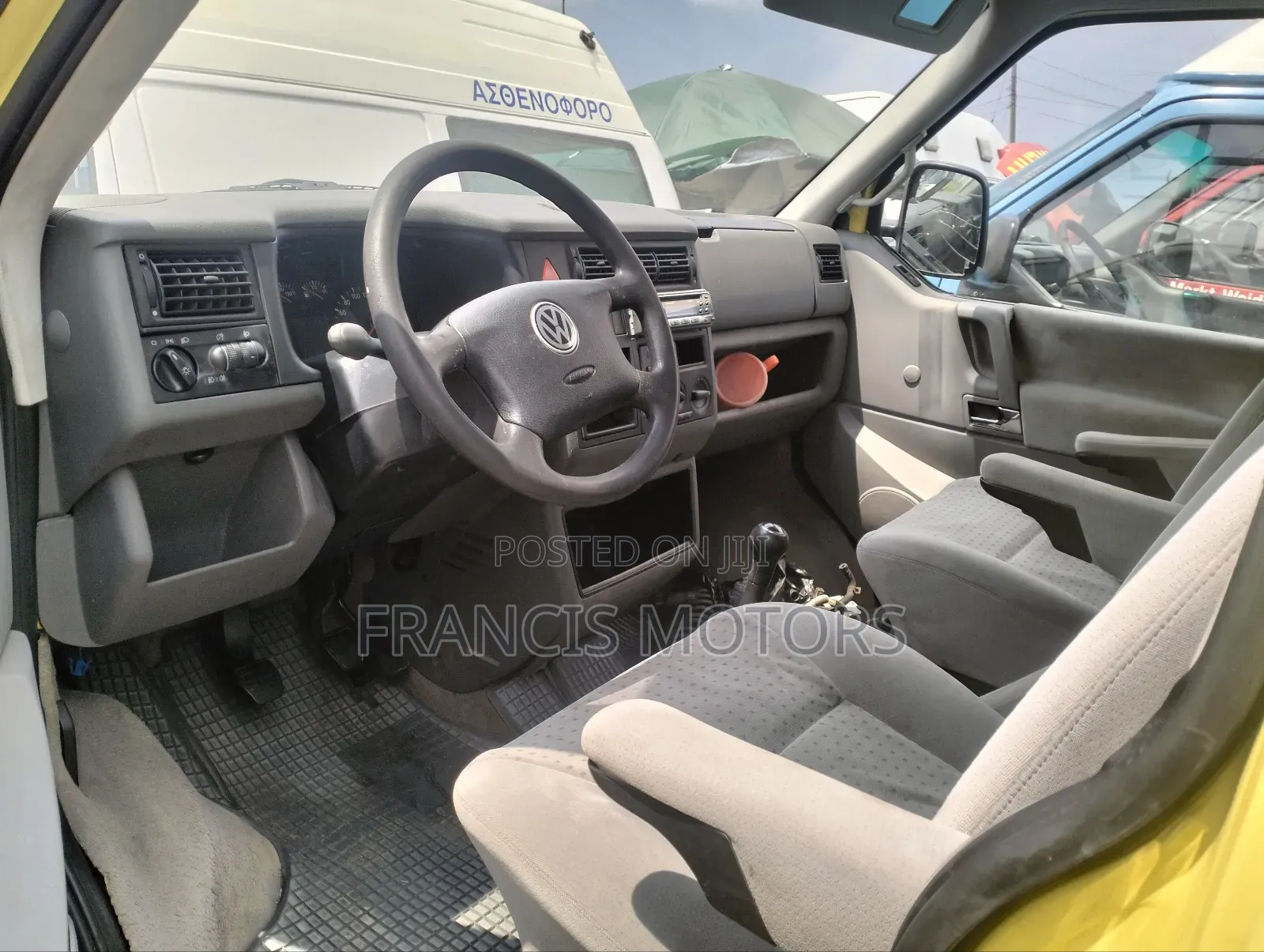 Volkswagen Transporter 2004 Yellow
