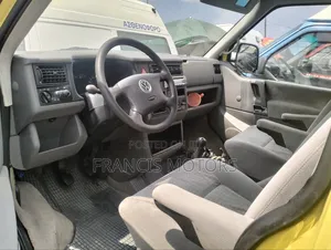 Volkswagen Transporter 2004 Yellow
