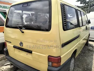 Volkswagen Transporter 2004 Yellow