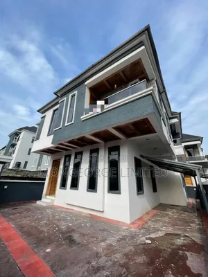 5bdrm Duplex in Chevron for sale