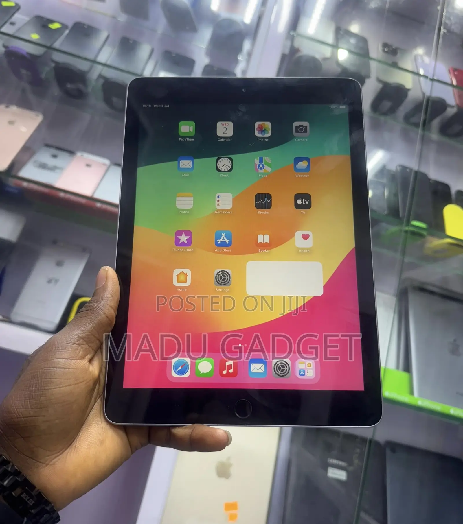 Apple iPad 9.7 32 GB Gray