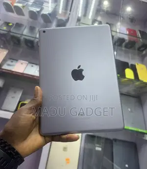 Apple iPad 9.7 32 GB Gray