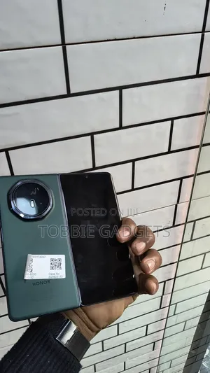 Photo - Honor Magic V3 512 GB