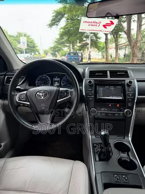Toyota Camry XLE 4dr Sedan (2.5L 4cyl 6A) 2015 Burgundy