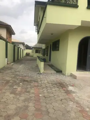 4bdrm Block of Flats in Magodo Phase 1 for rent