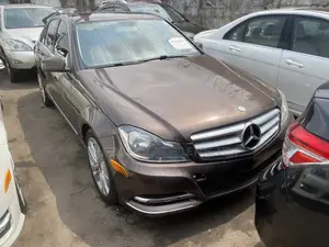 Mercedes-Benz C300 Luxury 4Matic Sedan AWD (3.5L 6cyl 7A) 2013 Brown