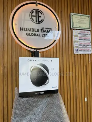 Onyx Studio 8