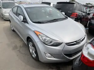 Hyundai Elantra SE 4dr Sedan (1.8L 4cyl 6A) 2014 Silver
