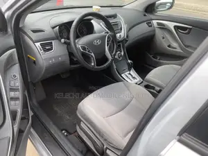 Hyundai Elantra SE 4dr Sedan (1.8L 4cyl 6A) 2014 Silver