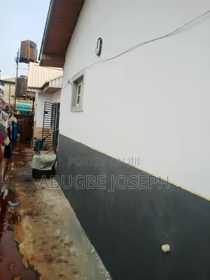 6bdrm Room & Parlour in Seaside Estate for sale