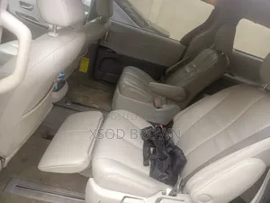 Toyota Sienna XLE 7-Passenger 4dr Minivan AWD (3.5L 6cyl 6A) 2014 Gray