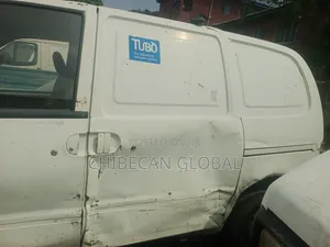 Nissan Vanette 2005 White