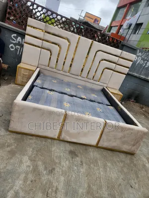 5ft Tall 6by6 Cream Coloured Bed With Two Side Drawers