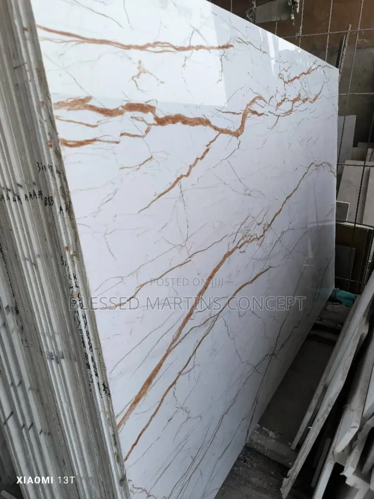 Quality Quartz Slab, for Ur Kitchen Cabinets.