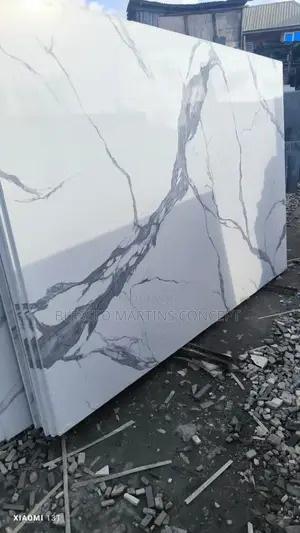 Quality Quartz Slab, for Ur Kitchen Cabinets.