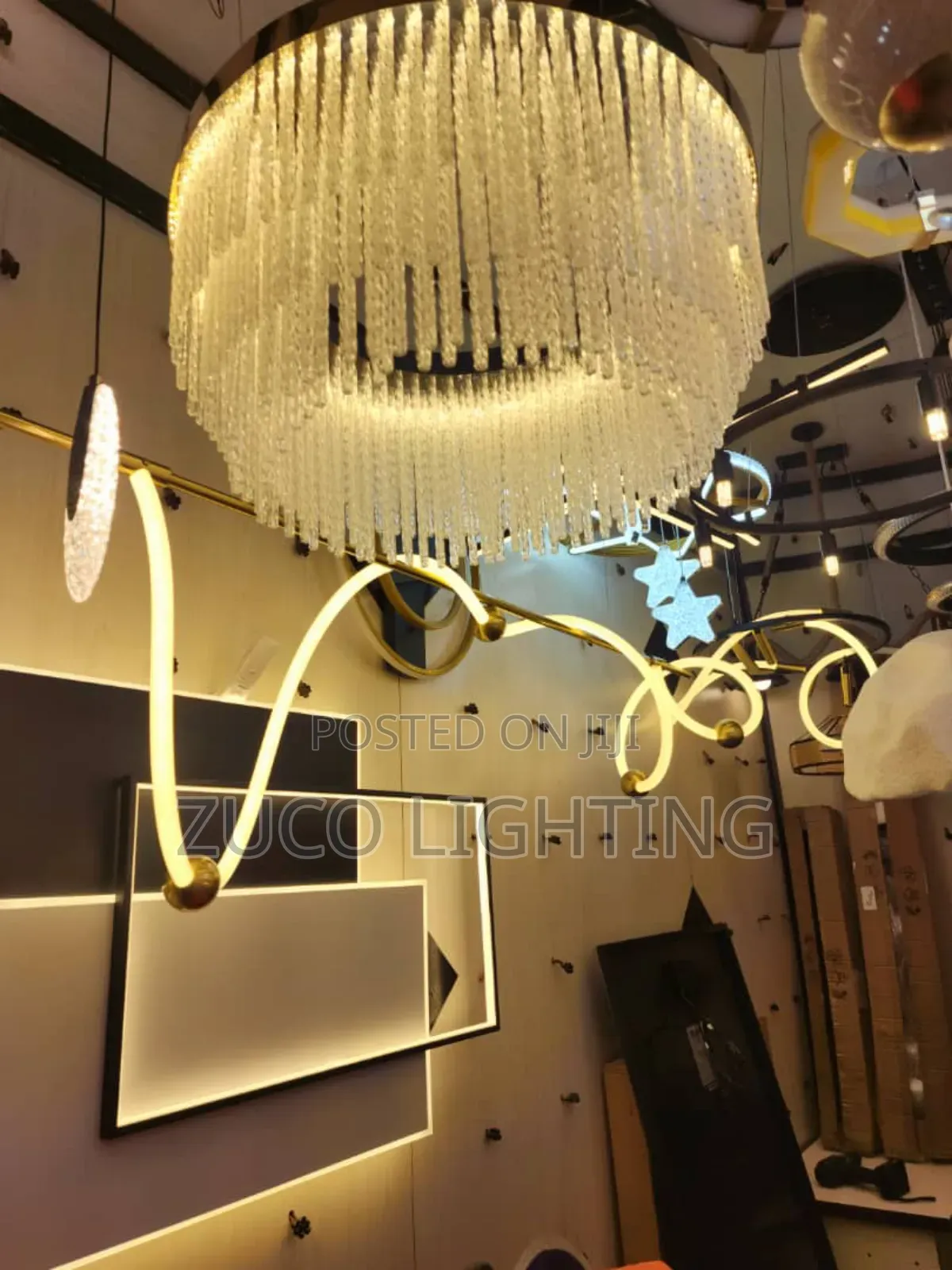 Model Led Luxury Ceiling Dropping Chandelier