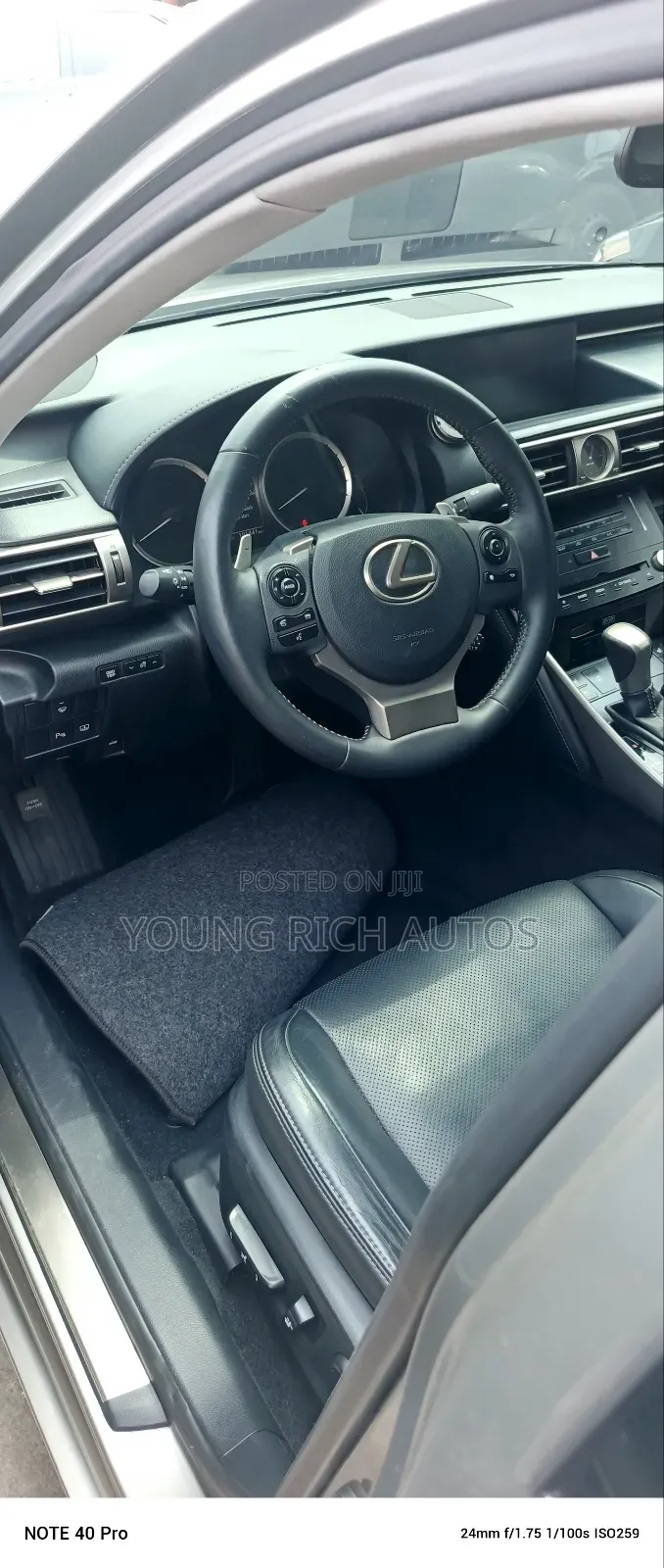 Lexus IS 2017 Silver